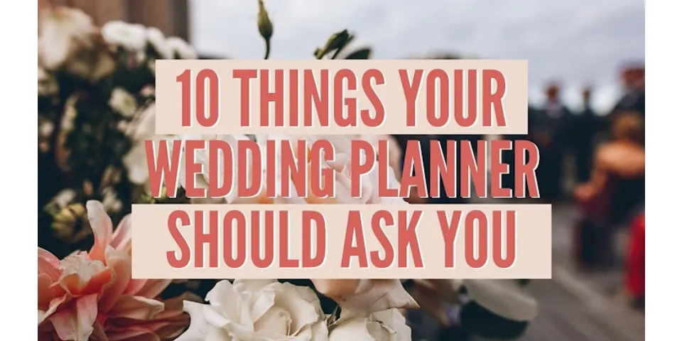 What do you pay a wedding planner?