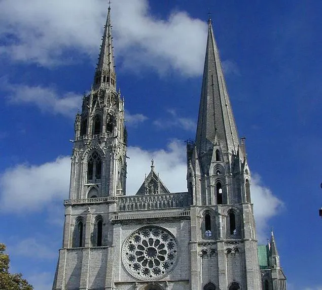 675px-Chartres_1-1